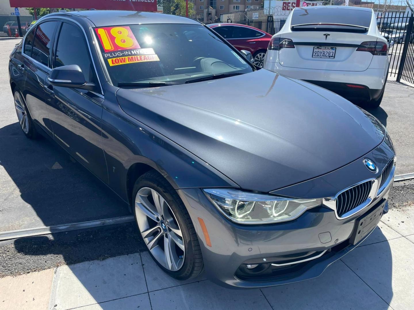 2018 DARK GRAY /GRAY BMW 3-Series 330e iPerformance Sedan (WBA8E1C57JA) with an 2.0L L4 DOHC 16V HYBRID engine, 8A transmission, located at 744 E Miner Ave, Stockton, CA, 95202, (209) 944-5770, 37.956863, -121.282082 - Photo#1